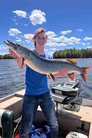 Teen catches 50-inch MUSKIE