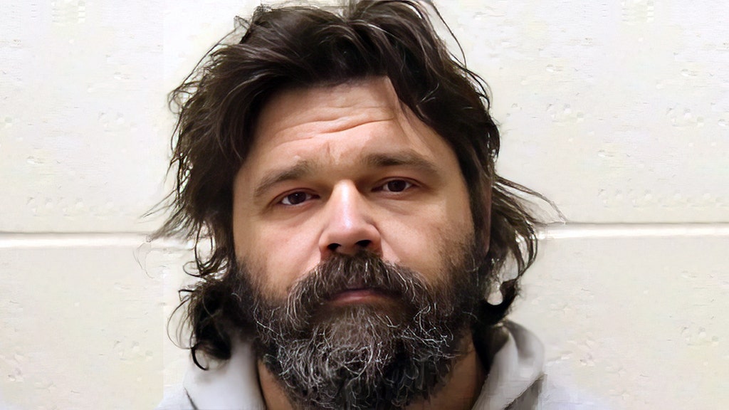 Woman in dog collar escapes kidnapper after one month