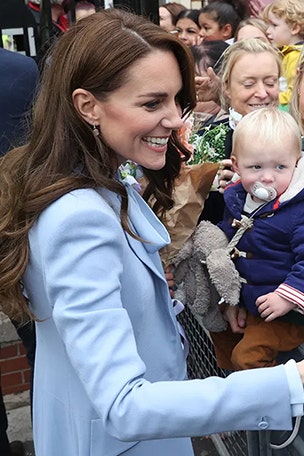 Kate Middleton HECKLED in Ireland