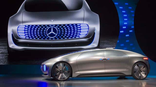 Daimler Chief unveils autonomous smartphone on wheels 