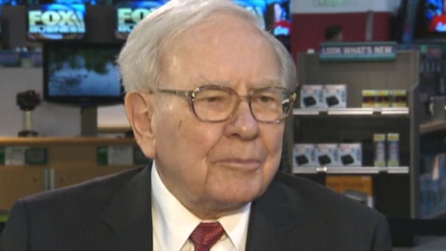 Warren Buffett: Fed will find it very tough to raise rates this year