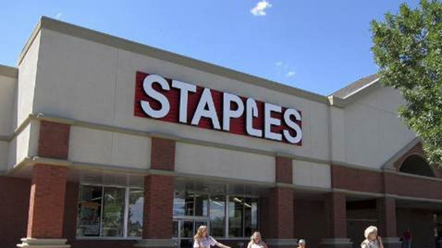 Staples cutting hours, planning job cuts due to ObamaCare