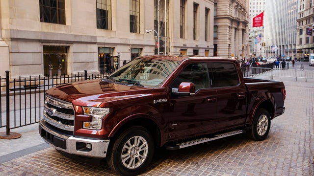 Americans continue buying SUVs and trucks