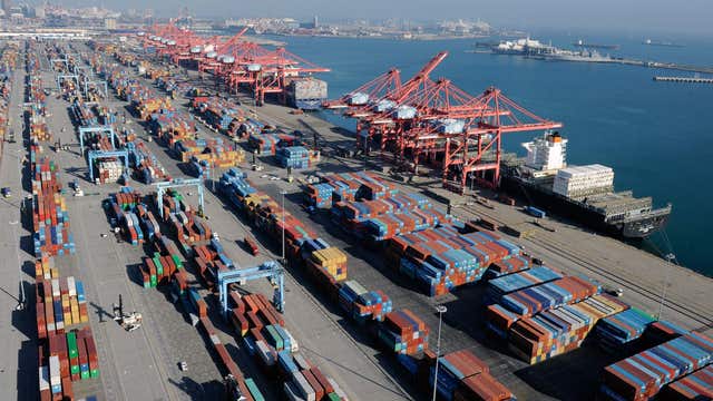 Labor dispute halts West Coast port operations on weekends