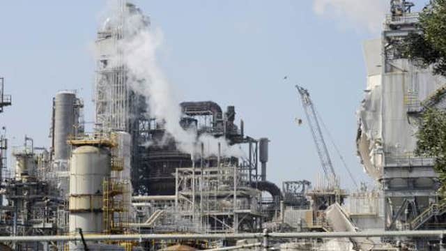 Investigators look for clues in Exxon Mobil refinery explosion