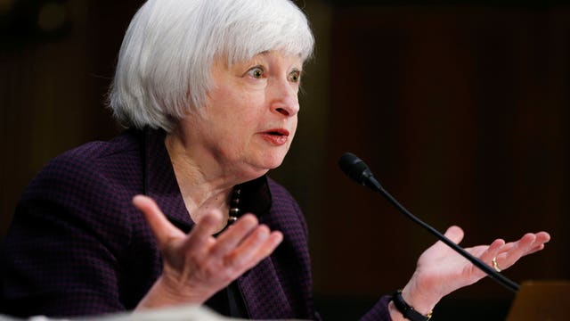 Hilsenrath: Yellen setting stage for mid-year rate increase