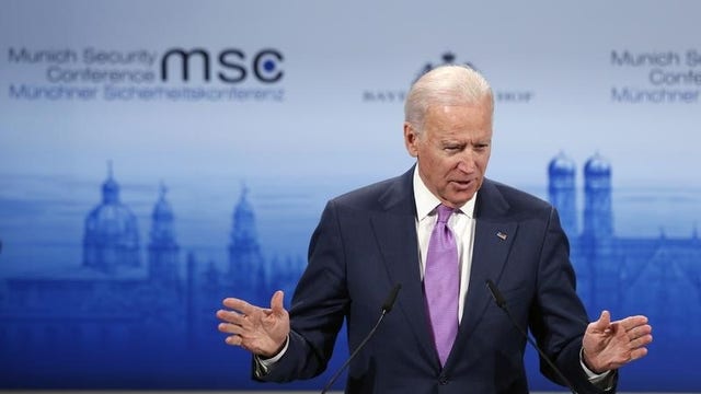 Body language expert weighs in on Biden’s weird ‘touching’