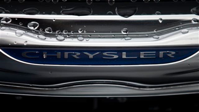 Chrysler recalls 703K SUV’s and minivans