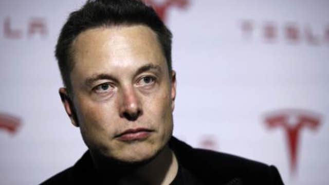 Elon Musk playing the media?