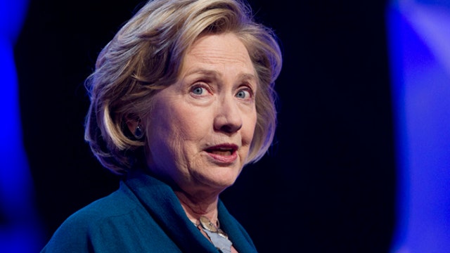 Hillary Clinton aides reportedly emailed her from personal accounts