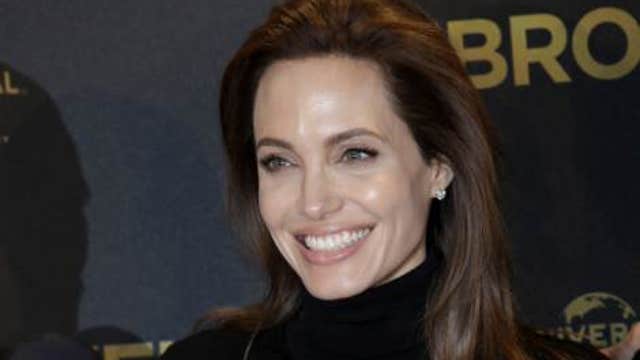 Angelina Jolie has ovaries removed over cancer concerns