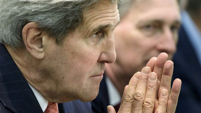 Kerry stays in Iran for nuclear negotiations 