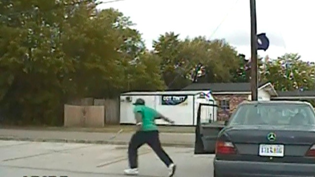 South Carolina video shows Walter Scott running from car