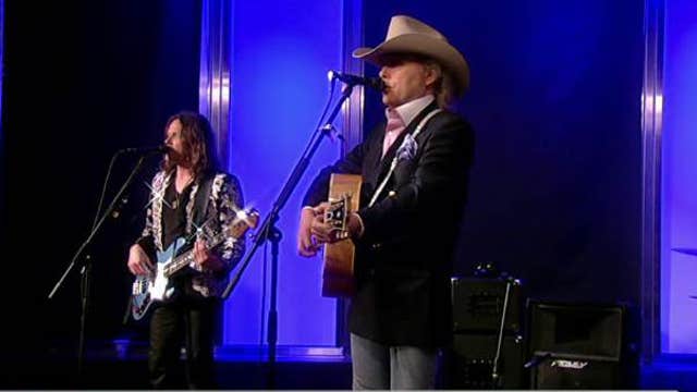 Dwight Yoakam performs ‘Dreams of Clay’