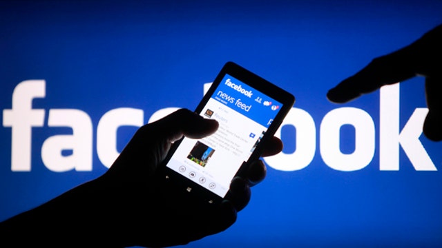 Facebook sees 1Q rise in ad revenue