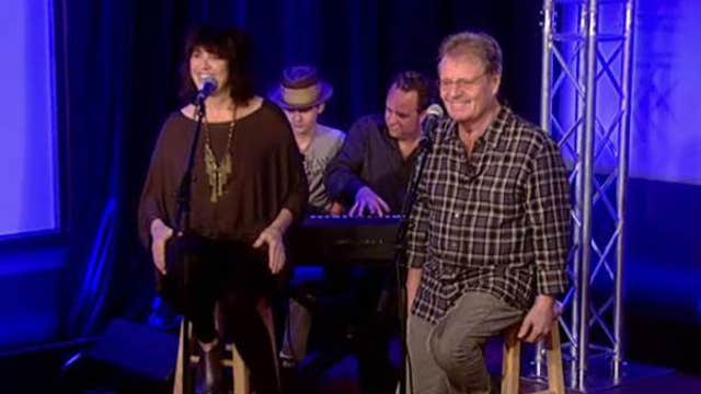 Delbert McClinton performs ‘Squeeze Me In’