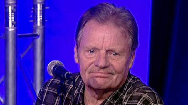 Delbert McClinton sings ‘Two More Bottles of Wine’