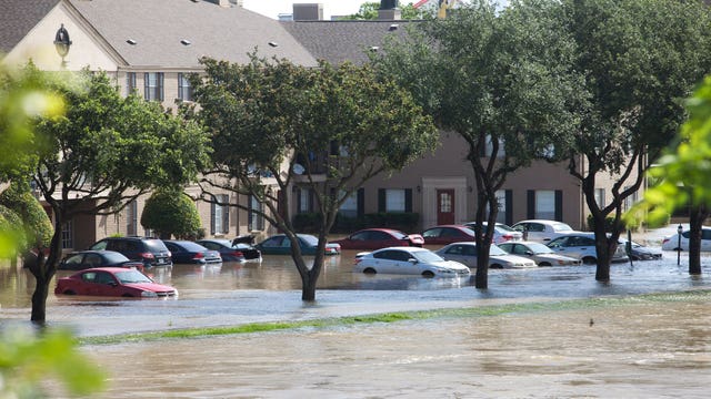 Record rain causes flash flooding in Texas