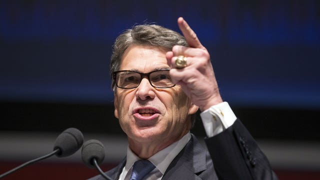 Perry joining crowded GOP field  