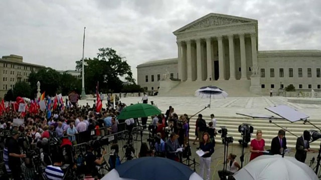 Supreme Court rules same-sex marriage legal in all 50 states