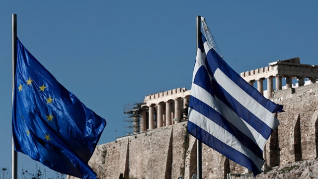 Greece closes banks for six business days