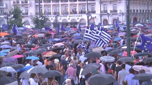Tension in Greece mounts ahead of referendum