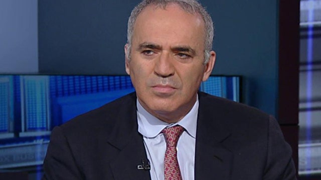 Kasparov: Russia has been sabotaging Iran talks from beginning