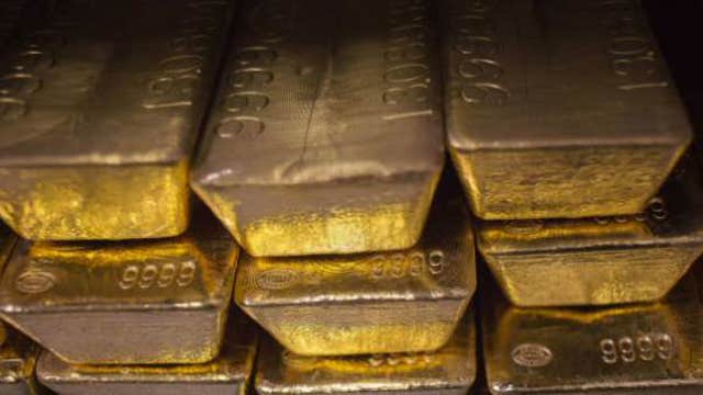 Gold prices tumble to five-year low