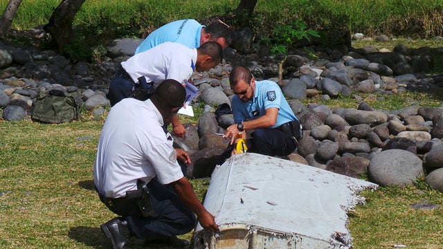 Experts say found debris belongs to MH370
