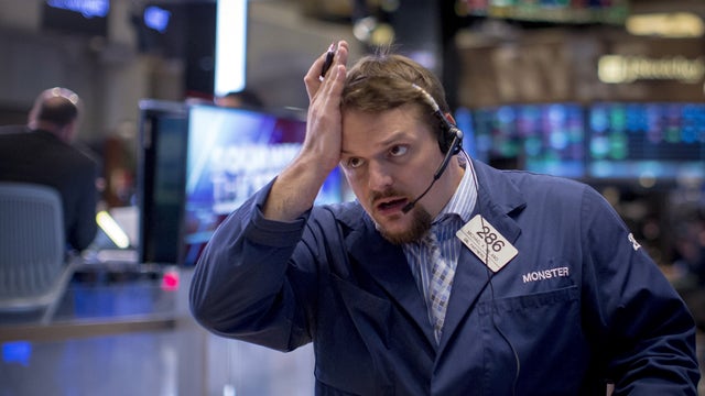 Wall Street plunges for second straight day