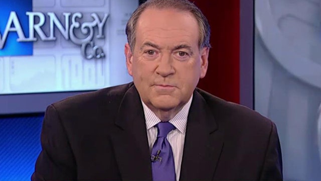 Mike Huckabee defends Kentucky clerk