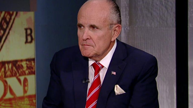 Giuliani: DOJ shouldn’t have taken this long to probe Clinton