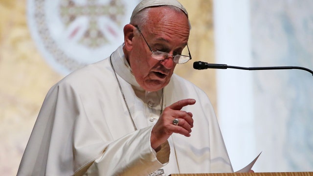 Pope urges help for poor