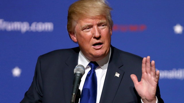 Trump, Carson threaten debate boycott