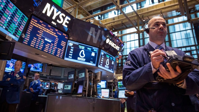 U.S. markets bounced between big gains and losses this week as the world’s biggest retailer lost tens of billions of dollars in market value. Centre Funds CIO James Abate helps break down the action.