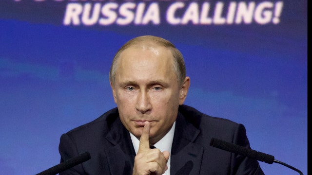 Kasparov: Putin has a very weak hand, no one calling his bluff