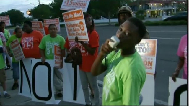 Massive Fast-food protest demands $15 minimum wage