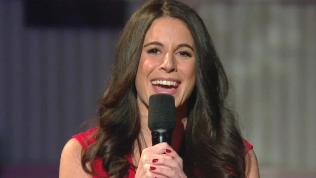 Brooke Singman Performs National Anthem At Fbnwsj Debate Fox 6040