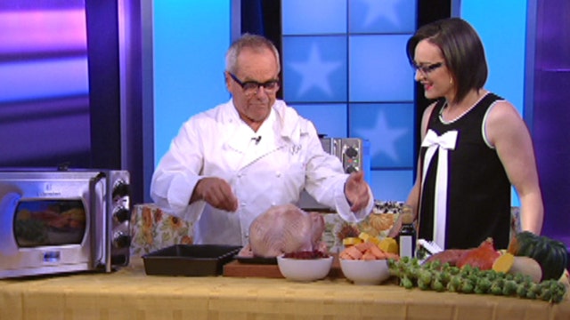 Celebrity Chef Wolfgang Puck whips up a Thanksgiving feast