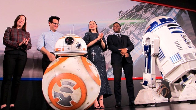 ‘Star Wars: The Force Awakens’ reaches $1B at record pace