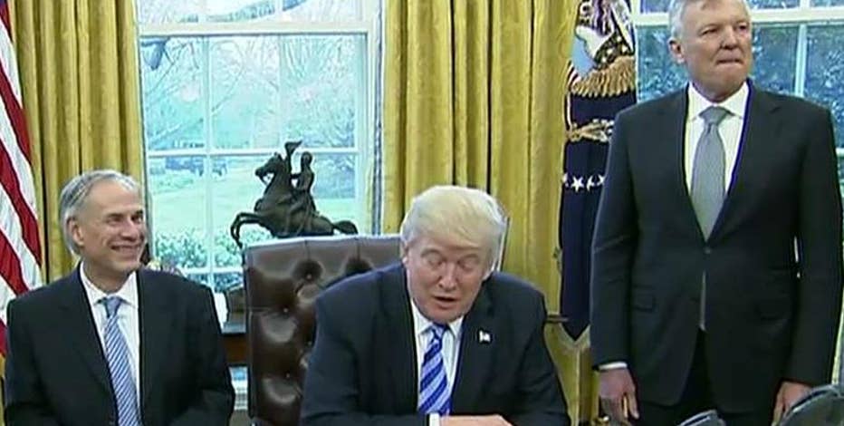 President Trump announces Charter Communications' commitment to invest $25 billion and hire 20,000 workers over four years.