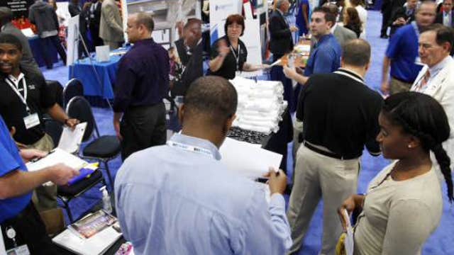 Weekly jobless claims fall for second straight week