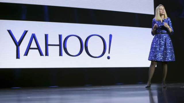 Yahoo’s Mayer fires COO Henrique de Castro