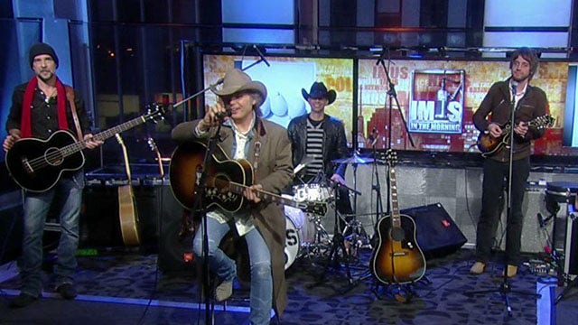 Dwight Yoakam Live