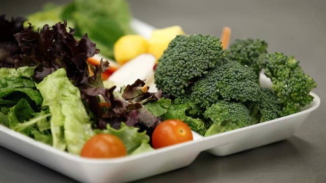 Chicago entrepreneur develops fresh salad vending machine