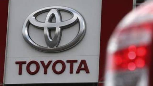 Toyota Recalls 1.9M Prius hybrids for software glitch