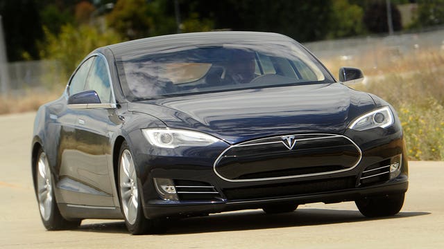Auto analyst cautions investors on Tesla