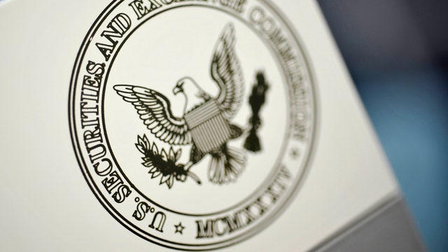 SEC reviewing plan to require brokers to disclose bonuses