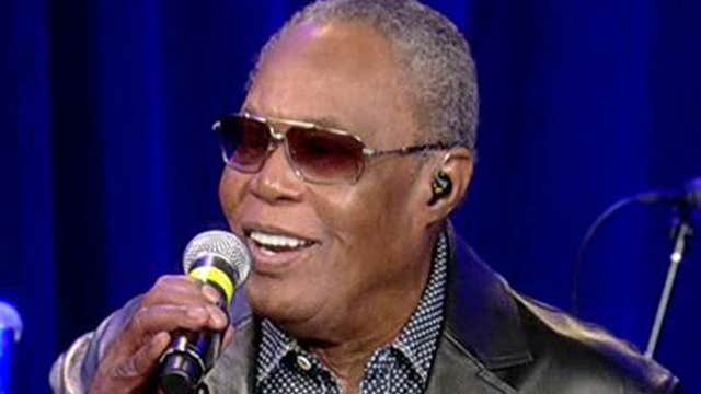 Sam Moore performs ‘Precious Lord, Take My Hand’