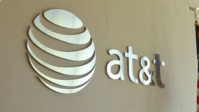 AT&T 1Q earnings top estimates